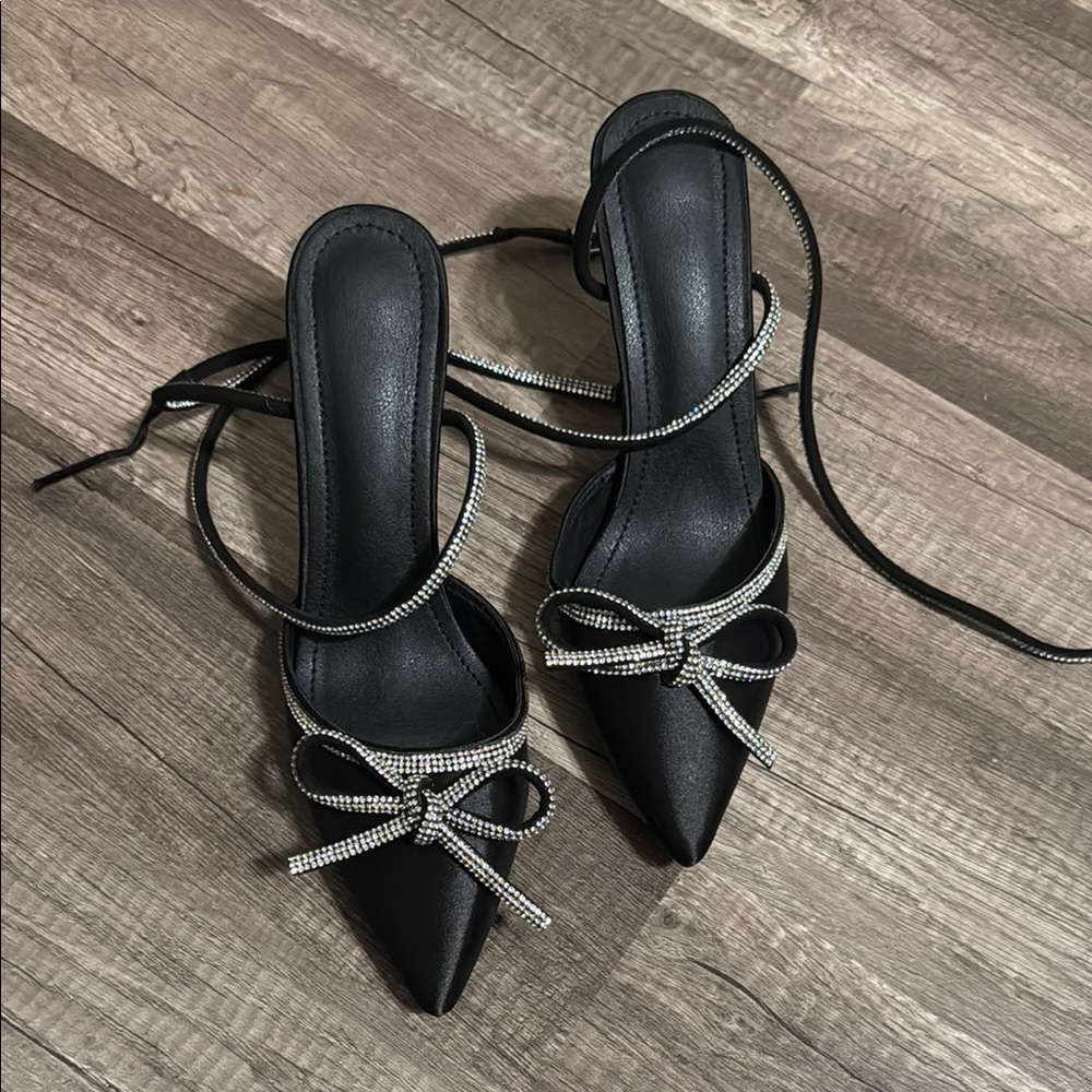 Elegant Black Women's Heels with Bow Detail